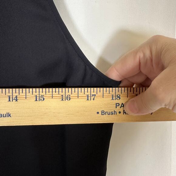 Theory Nicella Modern Black Silk Split Peplum Sleeveless Top M Minimalist Work - Picture 10 of 11